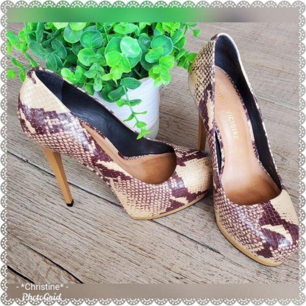 Pour La Victoire Snakeskin Heels 6.5